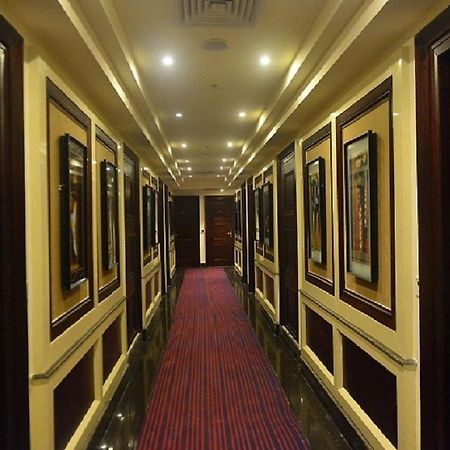 Vijay Intercontinental Hotel Канпур Екстериор снимка