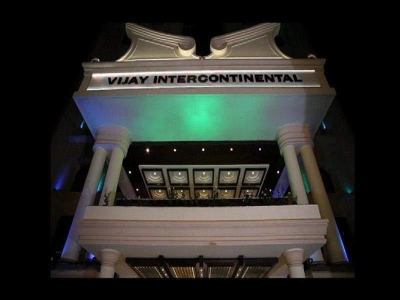 Vijay Intercontinental Hotel Канпур Екстериор снимка